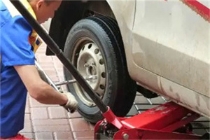 三里屯附近拖车24小时服务热线电话